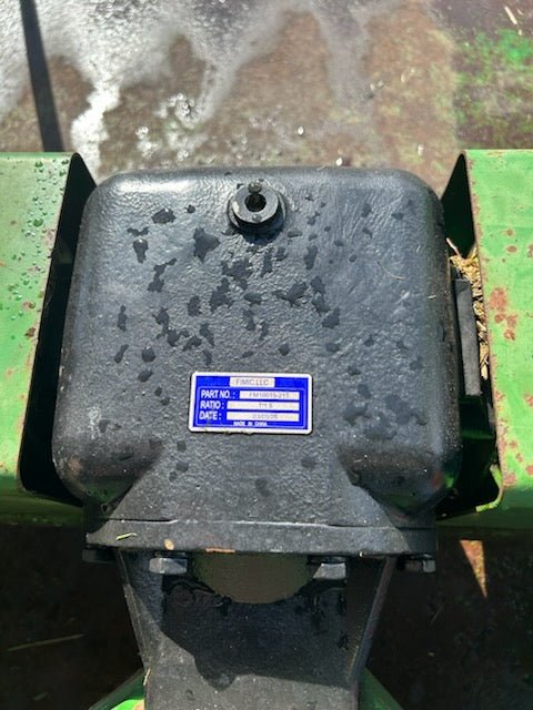 FM100 - 21T , T - BOX, MX8 & MX10 Rotary Cutters Replacement Center Gearbox, DE19040 - FIMIC Implement LLC